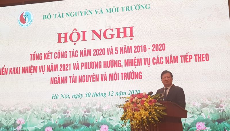 Ph&oacute; Thủ tướng Ch&iacute;nh phủ Trịnh Đ&igrave;nh Dũng ph&aacute;t biểu chỉ đạo tại hội nghị