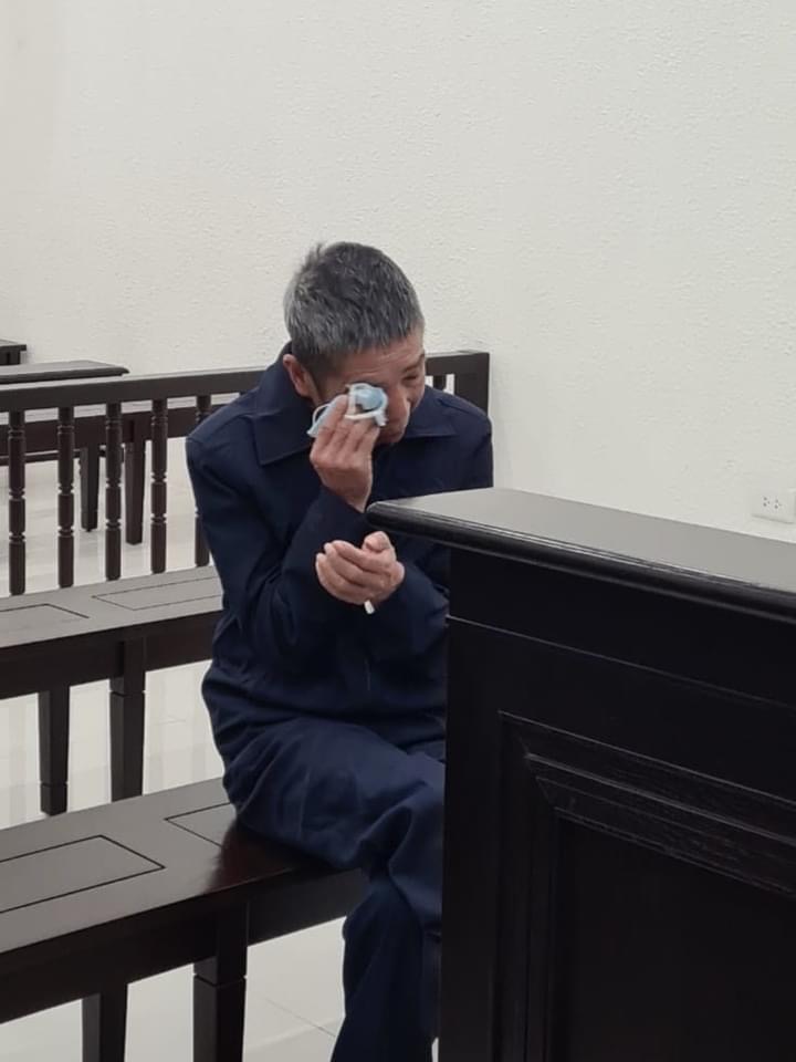 Bị cáo Đức ân hận tại Toà