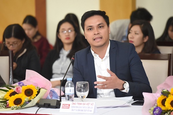 Anh Trịnh Bá Việt Xô tham gia chương trình đào tạo Odyssey Senior năm 2016 của Home Credit Việt Nam.