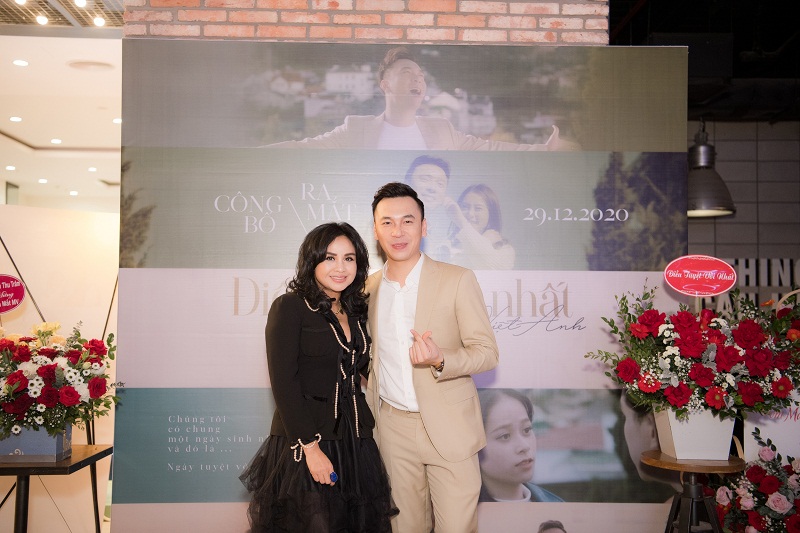 Diva Thanh Lam đến ủng hộ đàn em