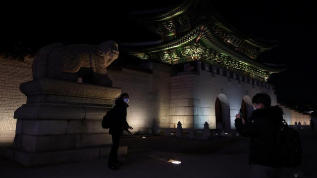 Đây là nơi có hàng nghìn người tập trung theo dõi lễ thỉnh chuông chào năm mới tại Seoul mọi năm. Nhưng năm nay, chính phủ Hàn Quốc yêu cầu người dân ở nhà, hạn chế đi lại không cần thiết và không tập trung đông người.