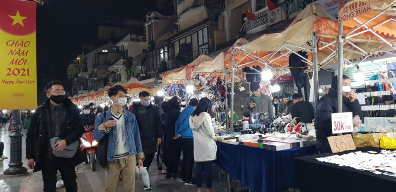 Phố Hàng Đào đêm chủ nhật ngày 3/1/2021 Phố Hàng Đào đêm chủ nhật ngày 3/1/2021