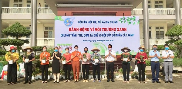 Hội LHPN xã Hành đồng vì môi trường xanh