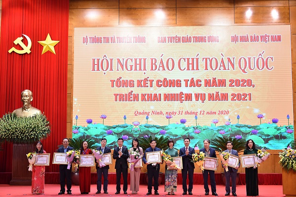 Các tập thể được trao tặng Bằng khen về thành tích xuất sắc trong công tác báo chí năm 2020