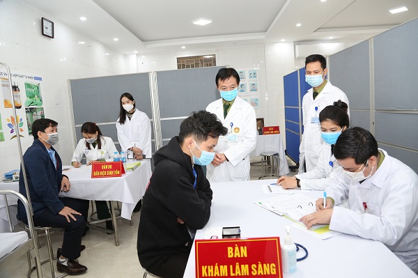 Tất cả tình nguyện viên đều được khám, xét nghiệm kỹ lưỡng trước khi tiêm thử vắc-xin ngừa Covid-19