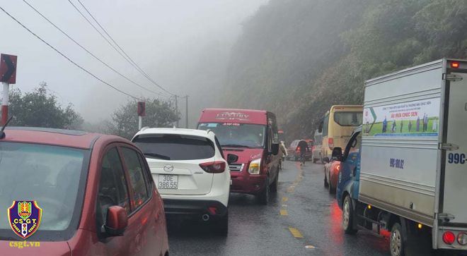 Lưu lượng người và phương tiện đến các điểm băng tuyết đông