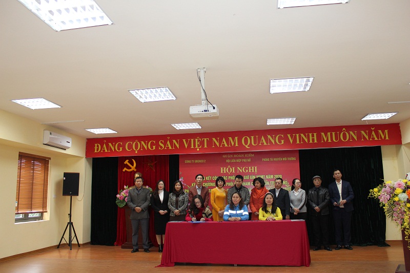 Hội LHPN các phường tham gia ký kết với các tổ của Công ty Unrenco 2 Hoàn Kiếm