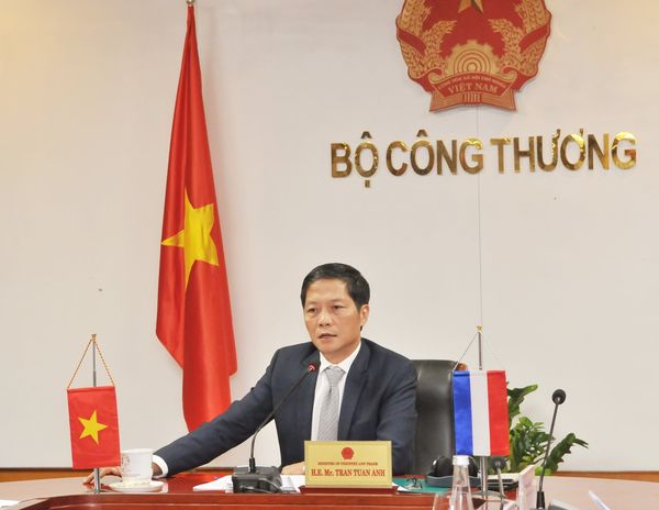 Bộ trưởng Công Thương Trần Tuấn Anh phát biểu