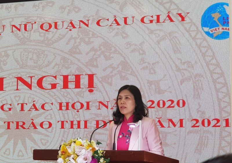 Bí thư Quận ủy quận Cầu Giấy Trần Thị Phương Hoa phát biểu Bí thư Quận ủy quận Cầu Giấy Trần Thị Phương Hoa phát biểu