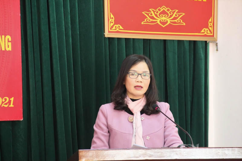 Đồng chí Nguyễn Thị Bảy - Chủ tịch Hội LHPN huyện Đan Phượng phát động đợt thi đua đặc biệt năm 2021 tại hội nghị, với chủ đề: 