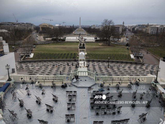 Theo AFP, một phụ tá cấp cao cho biết, ông Joe Biden sẽ ký lệnh hành pháp vào ngày nhậm chức để giải quyết các vấn đề bao gồm: giải quyết đại dịch, biến đổi khí hậu và phân biệt chủng tộc ở Mỹ. Ảnh: AFP.
