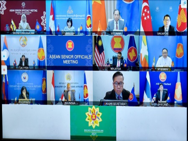 Trưởng SOM các nước ASEAN c&ugrave;ng Ph&oacute; T&ocirc;̉ng Thư ký ASEAN tham dự hội nghị trực tuyến - Ảnh: BNG
