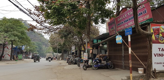 Dãy nhà cấp 4 xây dựng trên đất nông nghiệp trên địa bàn thị trấn Quốc Oai, huyện Quốc Oai