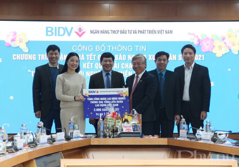 BIDV tặng công nhân lao động nghèo 200 suất quà với trị giá 1 tỷ đồng thông qua