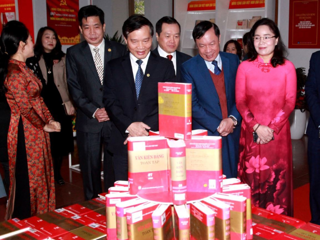 Triển lãm giới thiệu 1.000 tư liệu tiêu biểu được lựa chọn trưng bày theo 4 nội dung.