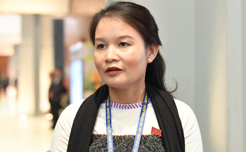 Đại biểu Hà Thị Hương, dân tộc Thái, Bí thư huyện ủy Quan Hóa, tỉnh Thanh Hóa