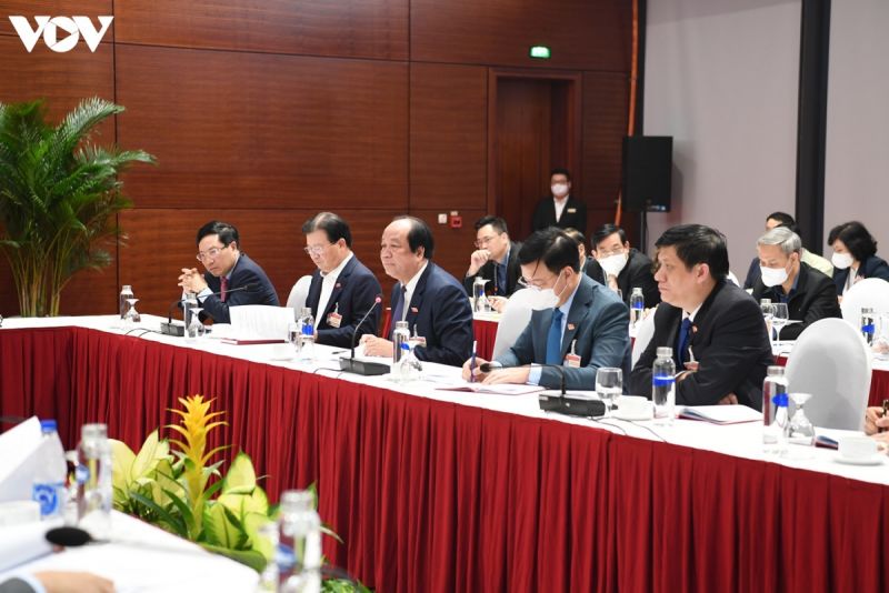 Thủ tướng họp khẩn về COVID-19 tại phòng họp ở Đại hội Đảng XIII - ảnh 7