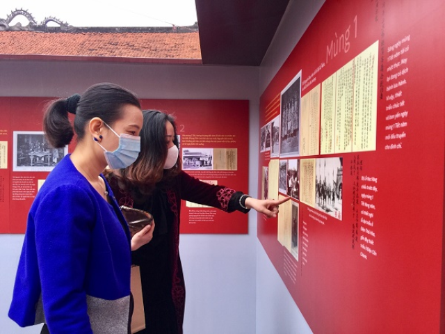 Triển lãm tài liệu lưu trữ 