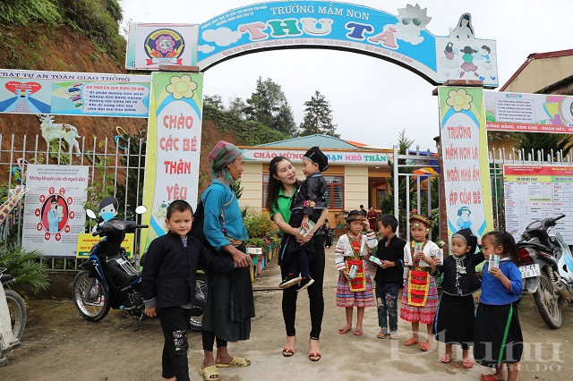 Vinamilk v&agrave; Quỹ sữa trao sữa đến cho trẻ em kh&oacute; khăn tại huyện X&iacute;n Mần, huyện M&egrave;o Vạc, huyện Bắc M&ecirc;, huyện Y&ecirc;n Minh&hellip; thuộc tỉnh H&agrave; Giang.