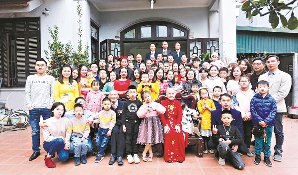 Đại gia đình cụ Trần Hùng Cường (SN 1935) và cụ Nguyễn Thị Liệt