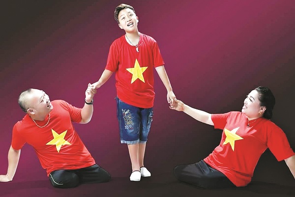 Gia đình hạnh phúc của chị Kiên, anh Thức