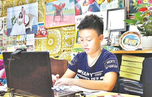 Cặp vợ chồng khuyết tật truyền cảm hứng sống đẹp, sống có ích - ảnh 5