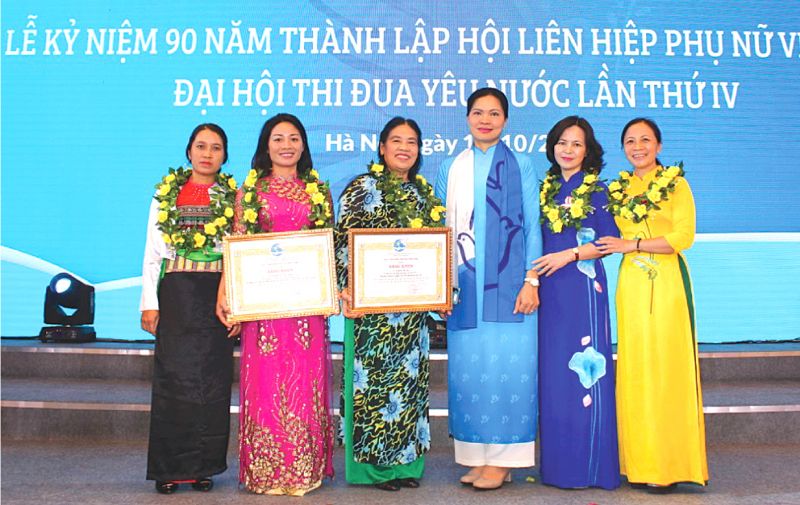 Chị Nguyễn Thị Thanh Tâm - nguyên Chủ tịch Hội LHPN huyện Đông Anh tham dự  Đại hội Thi đua yêu nước lần thứ IV do Hội LHPN Việt Nam tổ chức tháng 10