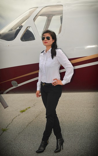 Nguyễn Anh Thư muốn ghi tên mình trở thành người phụ nữ gốc Việt đầu tiên và nữ phi công thứ 9 thế giới một mình lái máy bay vòng quanh thế giới để truyền cảm hứng cho các phụ nữ và trẻ em gái (ảnh: NVCC)