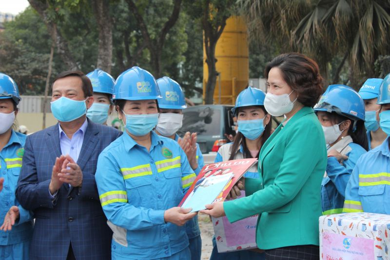 ... và báo Phụ nữ Thủ đô số đặc biệt chào xuân Tân Sửu đến