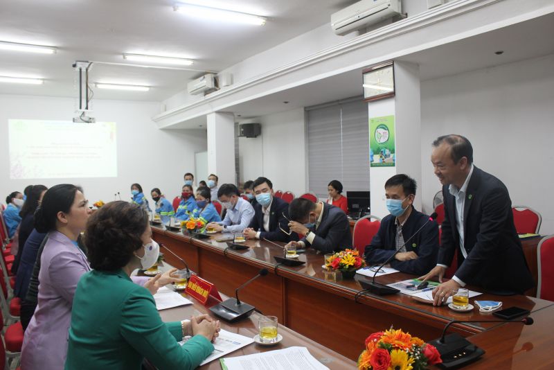 Đ/c Nguyễn Hữu Tiến – Tổng giám đốc công ty URENCO thay mặt cán bộ, công nhân viên công ty gửi lời cảm ơn đến sự quan tâm của tổ chức Hội LHPN