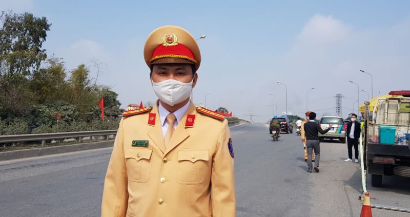 Thiếu tá Nguyễn Tuấn Cường, Phó Đội trưởng Đội Cảnh sát giao thông đường bộ số 8 Thiếu tá Nguyễn Tuấn Cường, Phó Đội trưởng Đội Cảnh sát giao thông đường bộ số 8