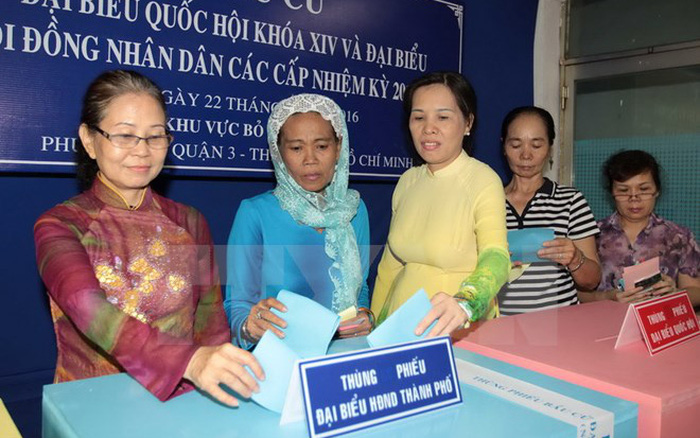 Cử tri đi bỏ phiếu bầu đại biểu HĐND c&aacute;c cấp. Ảnh minh họa