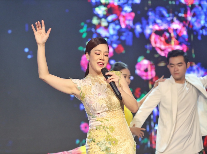 Thu Phương x&uacute;c động khi tham gia chương tr&igrave;nh