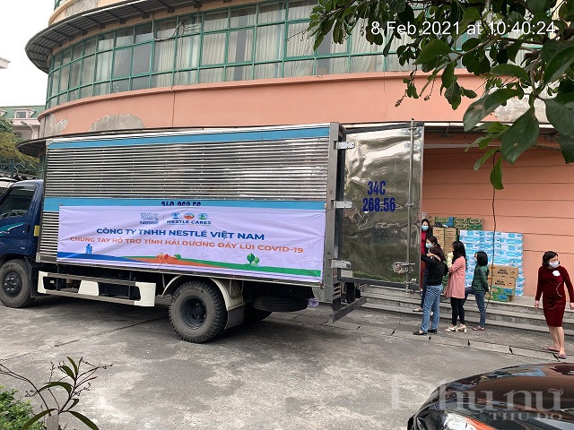 Đợt 2.Trao tặng sản phẩm dinh dưỡng cho trẻ em ở khu vực cách ly tại Hải Dương.