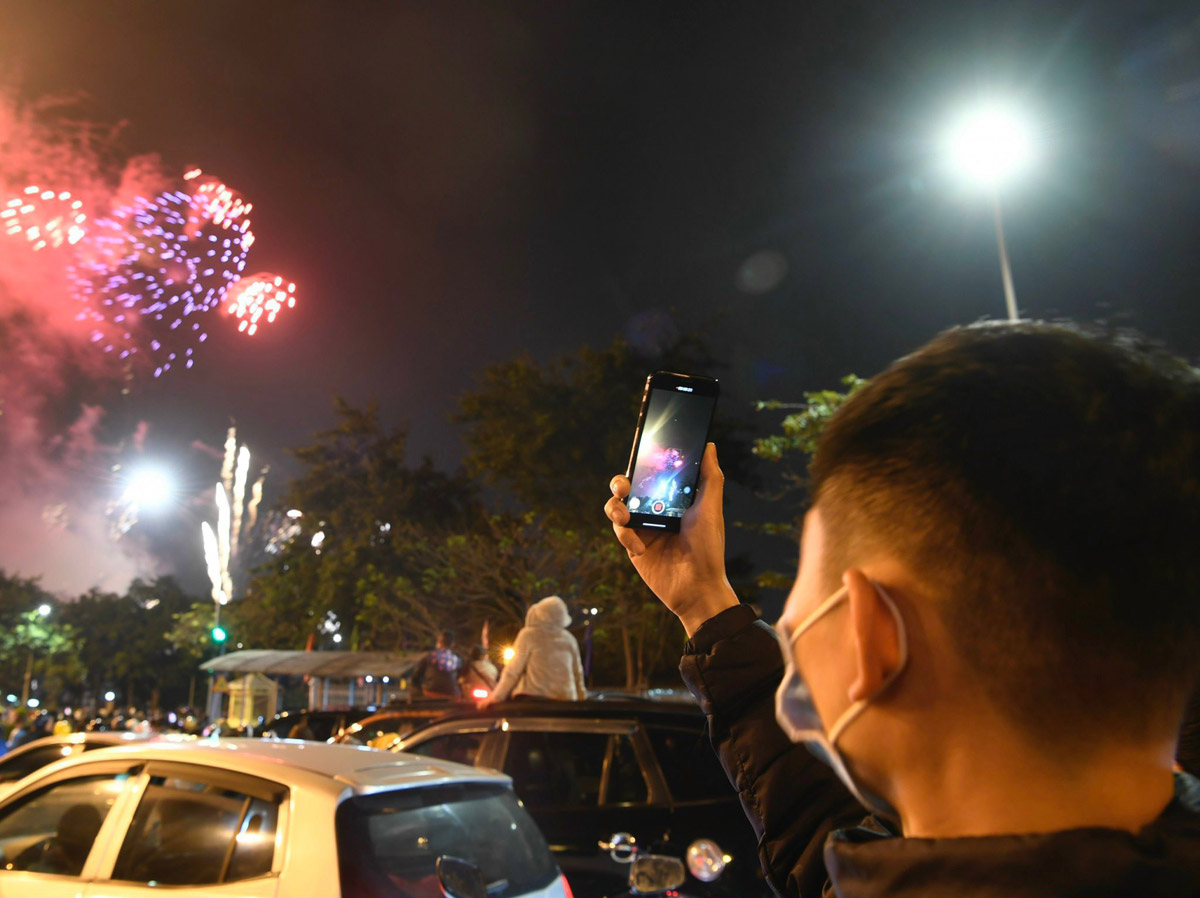 Mãn nhãn với màn pháo hoa đặc biệt đêm giao thừa chào Xuân mới Tân Sửu 2021 - ảnh 7