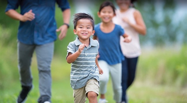 Cho trẻ thoải mái vui chơi để được luôn khỏe mạnh