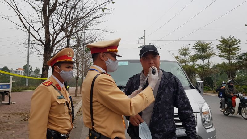 Tài xế xe 29B305.87 bày tỏ đồng tình với việc lực lượng CSGT Tài xế xe 29B305.87 bày tỏ đồng tình với việc lực lượng CSGT