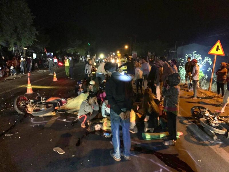 Hiện trường vụ TNGT nghi&ecirc;m trọng tại Gia Lai đ&ecirc;m 14/2/2021 (m&ugrave;ng 3 Tết Nguy&ecirc;n đ&aacute;n T&acirc;n Sửu). Ảnh Cục CSGT cung cấp.