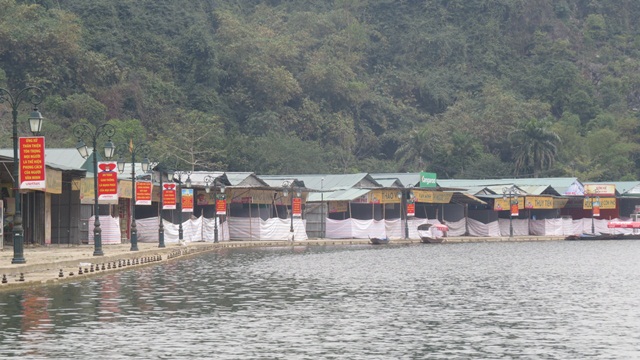 Chùa Hương vắng lặng… không một bóng người để phòng dịch Covid-19 - ảnh 5