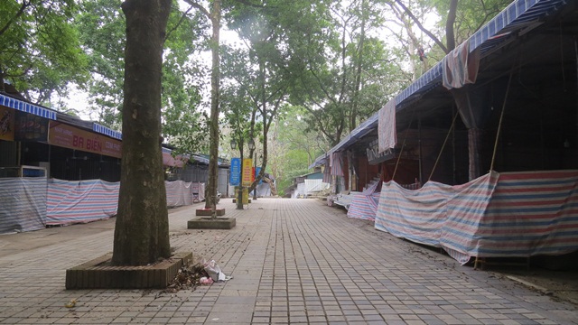 Chùa Hương vắng lặng… không một bóng người để phòng dịch Covid-19 - ảnh 6