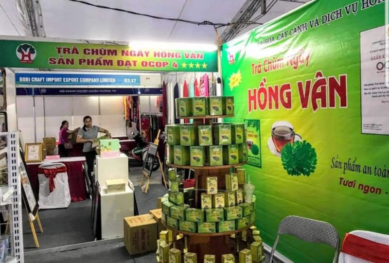 Điểm trưng b&agrave;y v&agrave; b&aacute;n sản phẩm l&agrave;ng nghề tại x&atilde; Hồng V&acirc;n, huyện Thường T&iacute;n