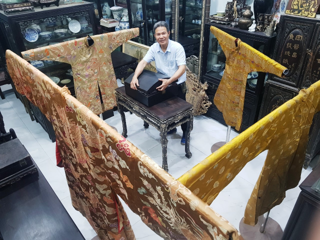 Nhà sưu tập Nguyễn Hữu Hoàng với  Nhà sưu tập Nguyễn Hữu Hoàng với