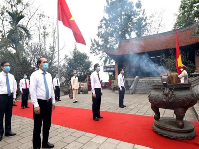 Các đại biểu dự Lễ Giỗ Tổ Mẫu Âu Cơ năm 2020. Các đại biểu dự Lễ Giỗ Tổ Mẫu Âu Cơ năm 2020.