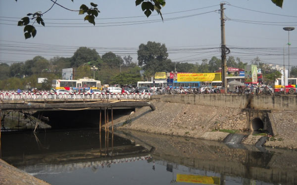 Phân luồng giao thông phục vụ thi công cầu Yên Hòa