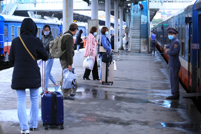 Từ ng&agrave;y 1/3/2021 tr&ecirc;n tuyến Bắc - Nam chỉ c&ograve;n 2 đ&ocirc;i t&agrave;u kh&aacute;ch Thống nhất chạy suốt v&agrave; một số m&aacute;c t&agrave;u chạy kh&ocirc;ng thường xuy&ecirc;n. Ảnh: B&aacute;o Giao th&ocirc;ng.