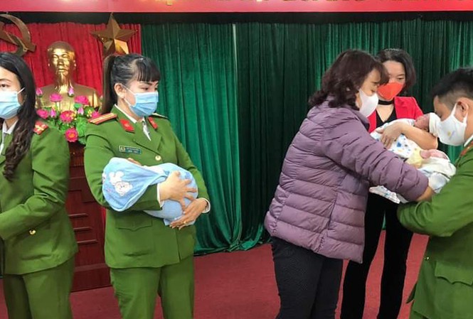 Lực lượng chức năng ph&aacute;t hiện nhiều em b&eacute; l&agrave; đối tượng của đường d&acirc;y