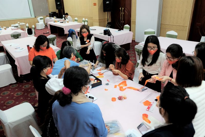 Các ... tham gia hoạt động trong khuôn khổ buổi tập huấn