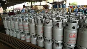 Gi&aacute; gas tăng 5.000 đồng/kg từ 1/3