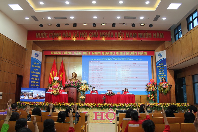 Các đại biểu tham dự đại hội thực hiên nghiêm túc các biện pháp về phòng chống dịch