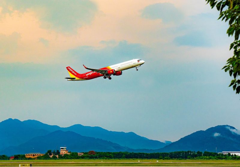 Vietjet khai thác trở lại đường bay TPHCM - Vân Đồn với tần suất tới 4 chuyến khứ hồi mỗi tuần.